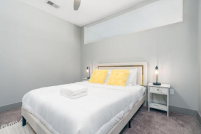 Stylish 1BR Apartment with View